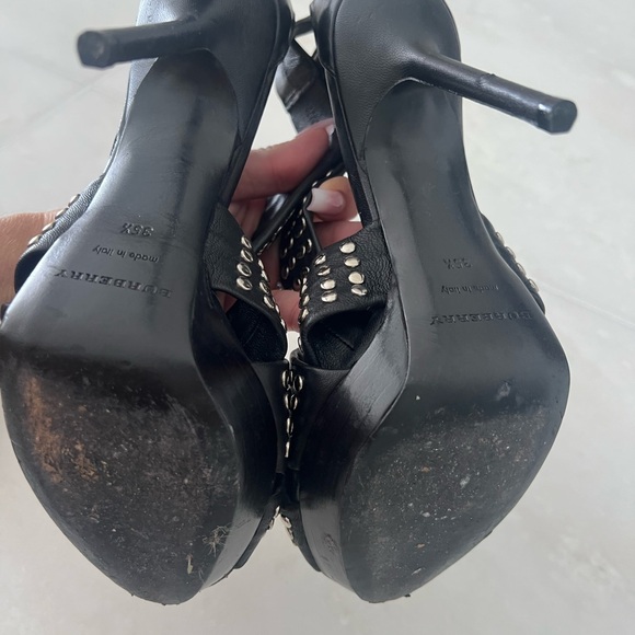 Burberry gentle used heels with silver studs - Picture 2 of 8
